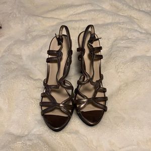 Pelle Moda Pewter Platform Heels Sz 7.5